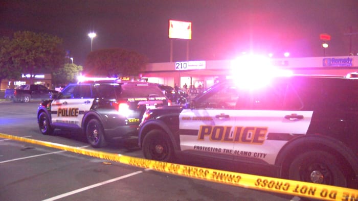 Man shot, killed during altercation in parking lot of South Side sports bar, SAPD says