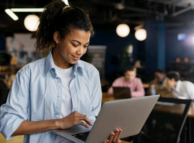 Artigo – Liderança feminina na tecnologia: uma questão que permanece urgente