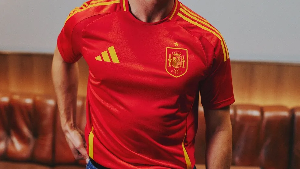 Nova camisa da Espanha para Eurocopa de 2024 — Foto: Divulgação / Adidas