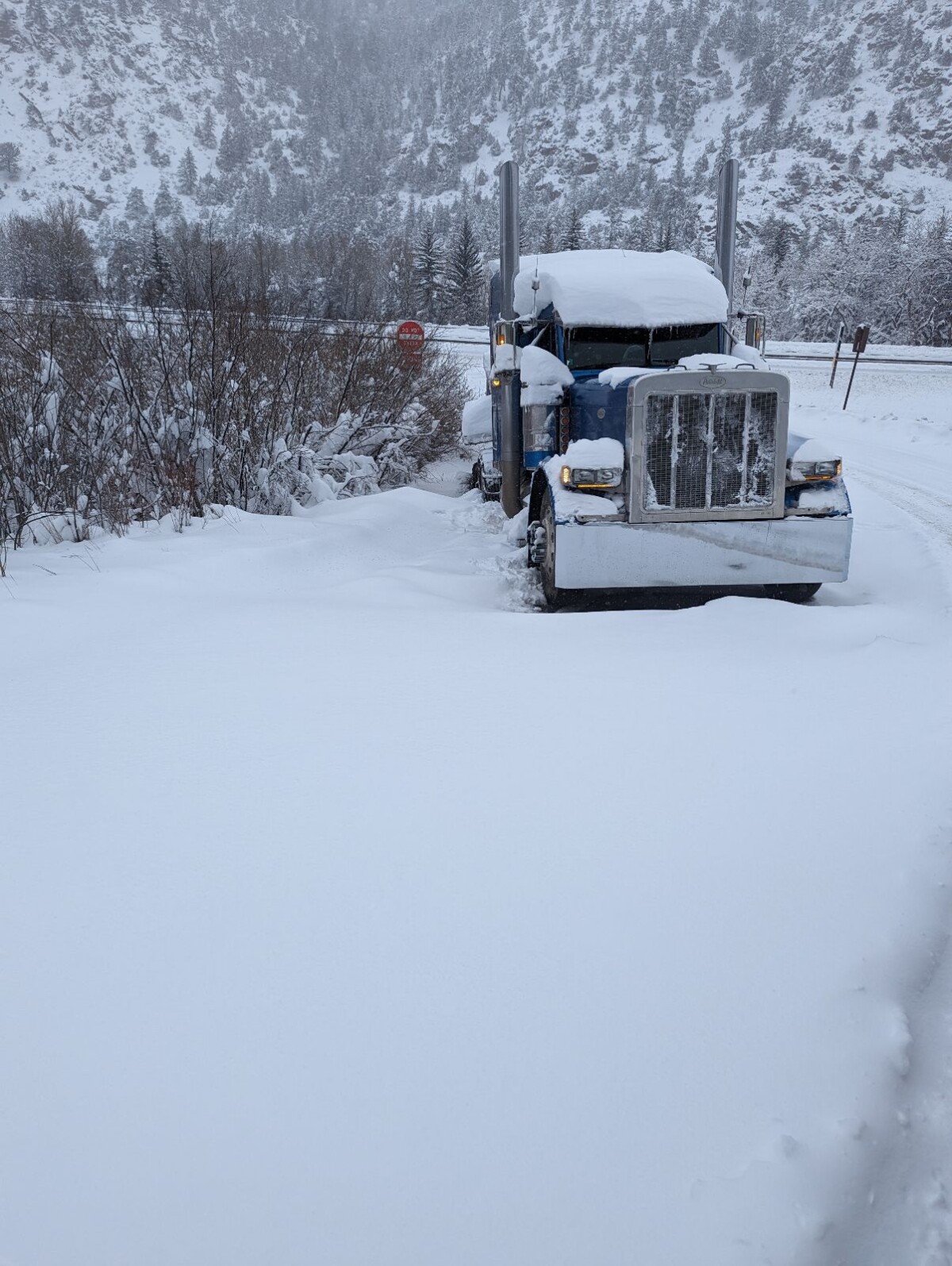 Colorado issues truck travel restrictions due to snowstorm