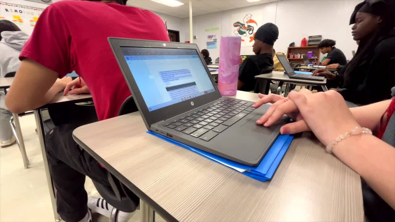 ‘Tremendous amount of help:’ Palm Beach County schools use artificial intelligence tutoring tool