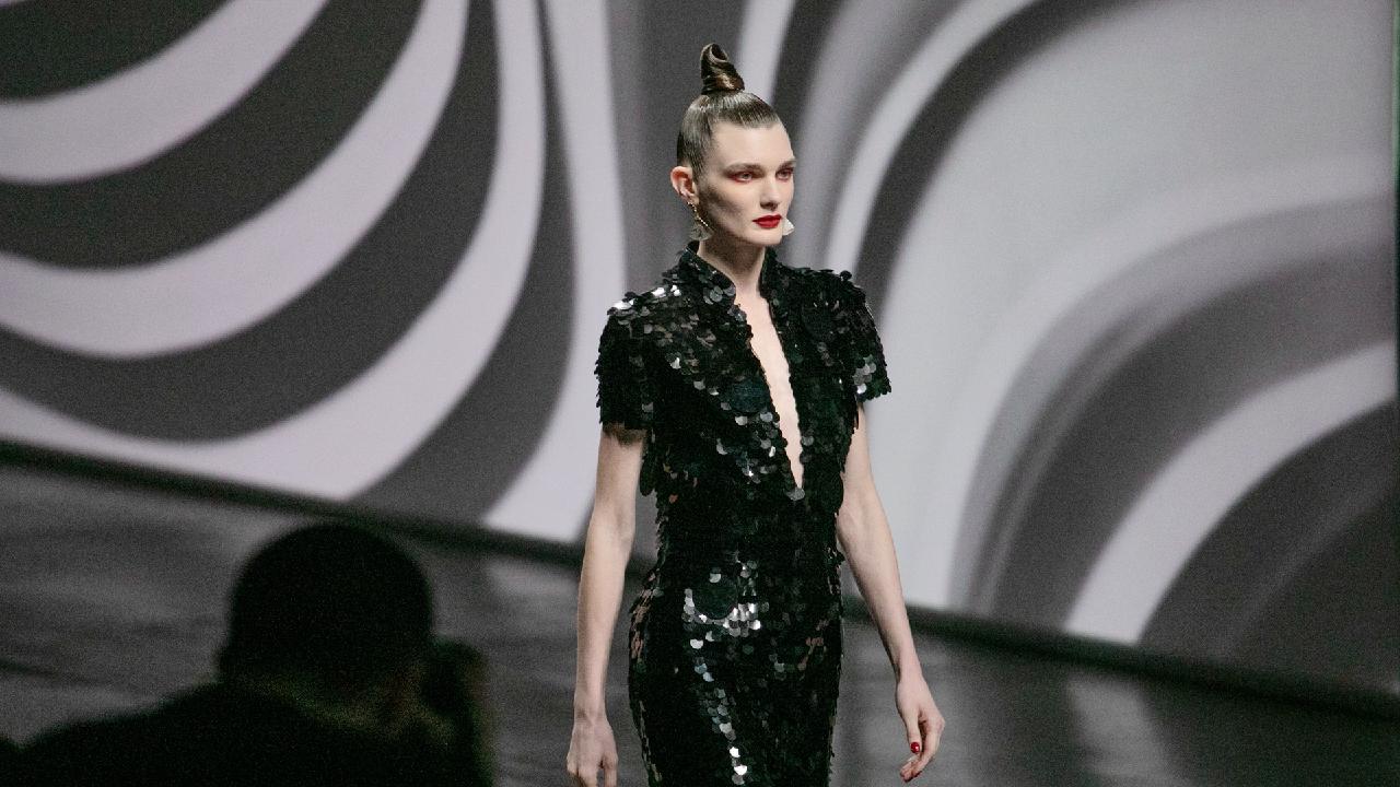 Chinese designer showcases Miao culture at Milan Fashion Week