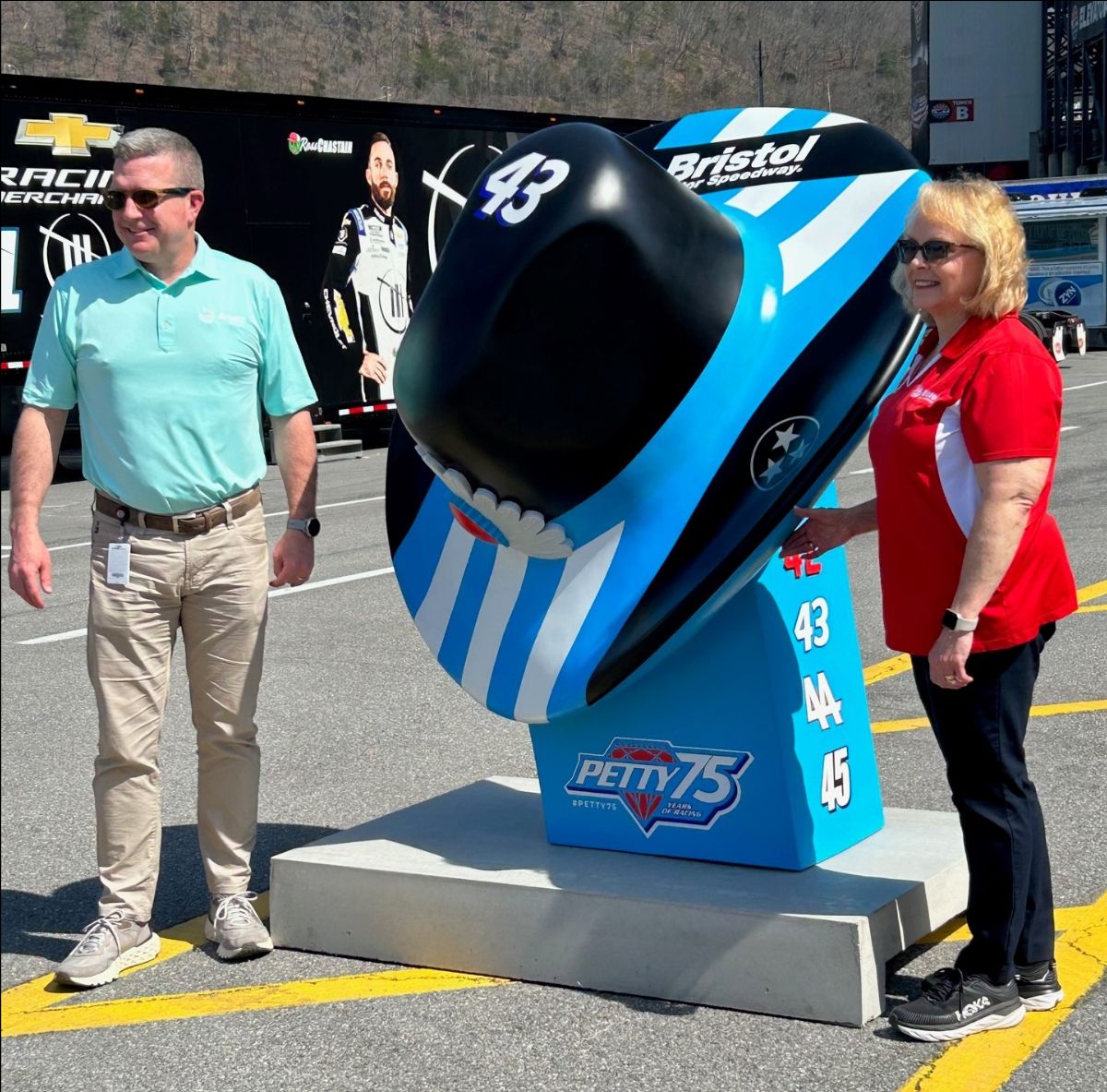 King Richard honored at Food City 500 with black and ‘Petty blue’ hat