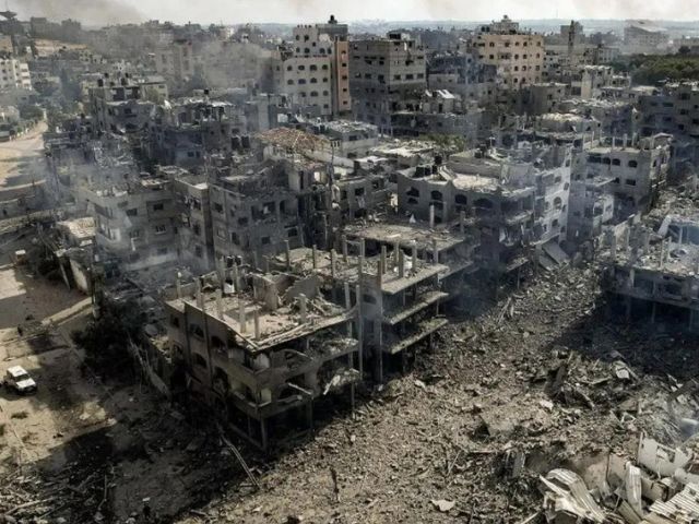 Israel-Hamas War : गाजा में समुद्र में गिरे फूड पैकेट, 12 लोग डूबे