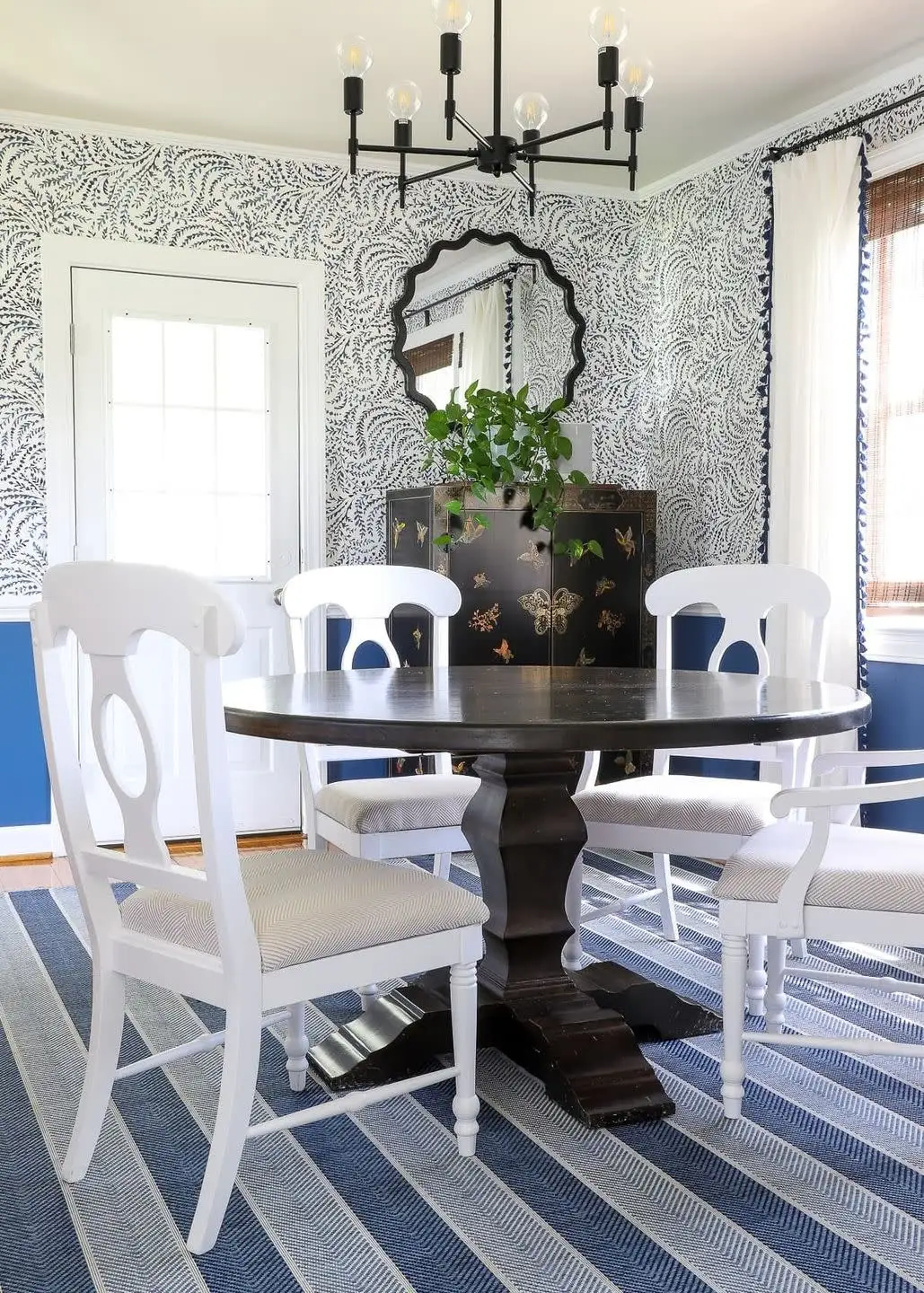 summer decorating ideas white chairs