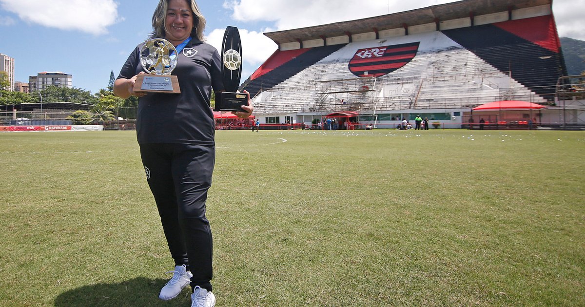 Botafogo anuncia desligamento de Rose de Sá do cargo de coordenadora do futebol feminino