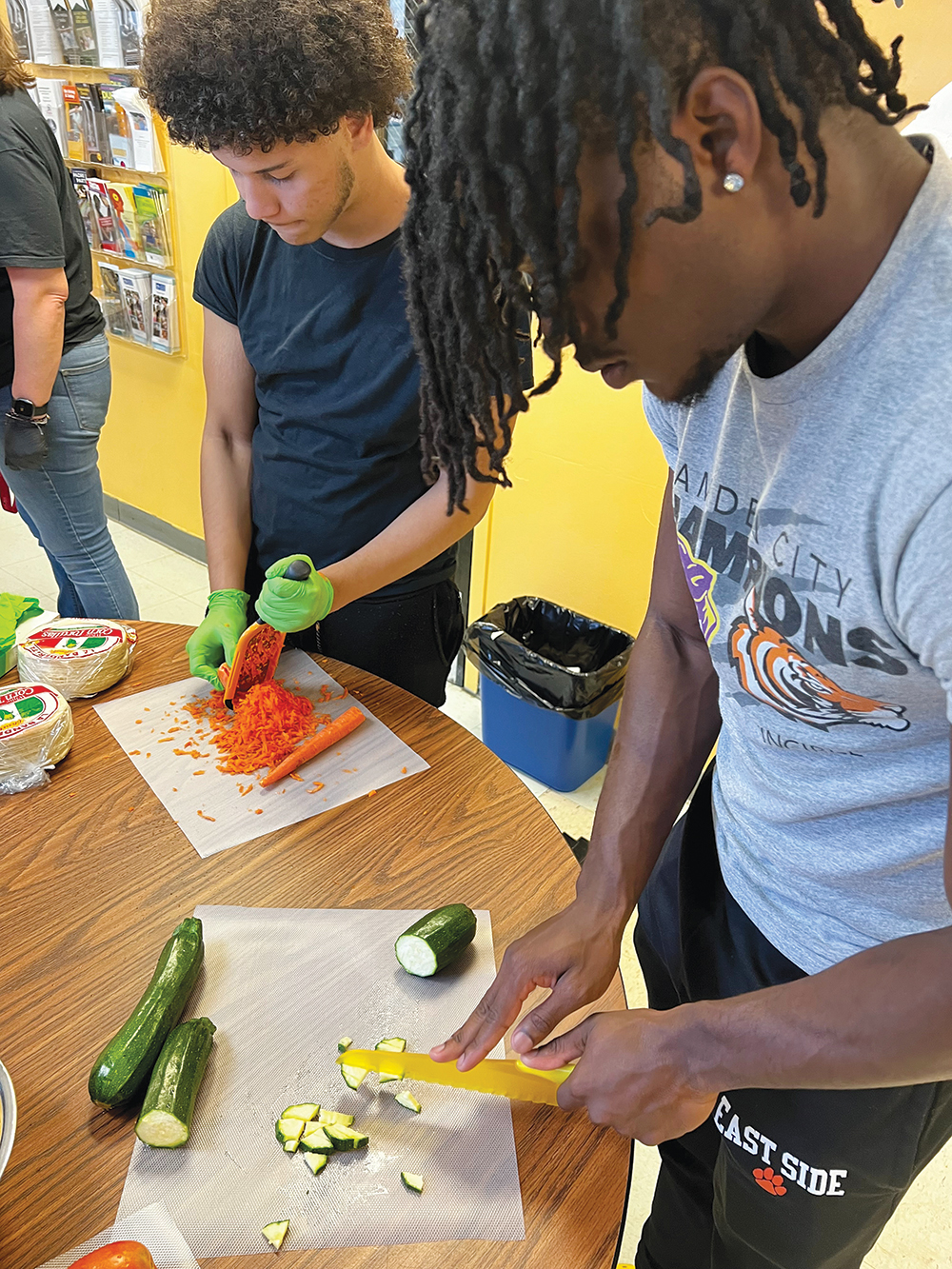 Campbell helps hometown students prepare and eat healthier foods