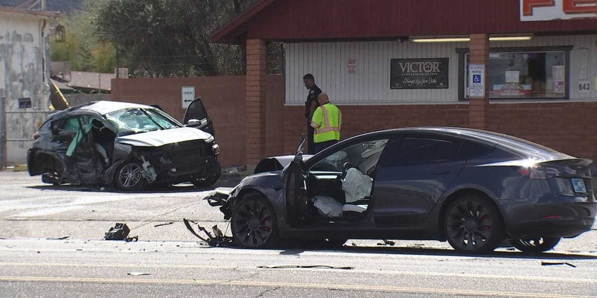 Woman dead after two-vehicle crash in south Phoenix