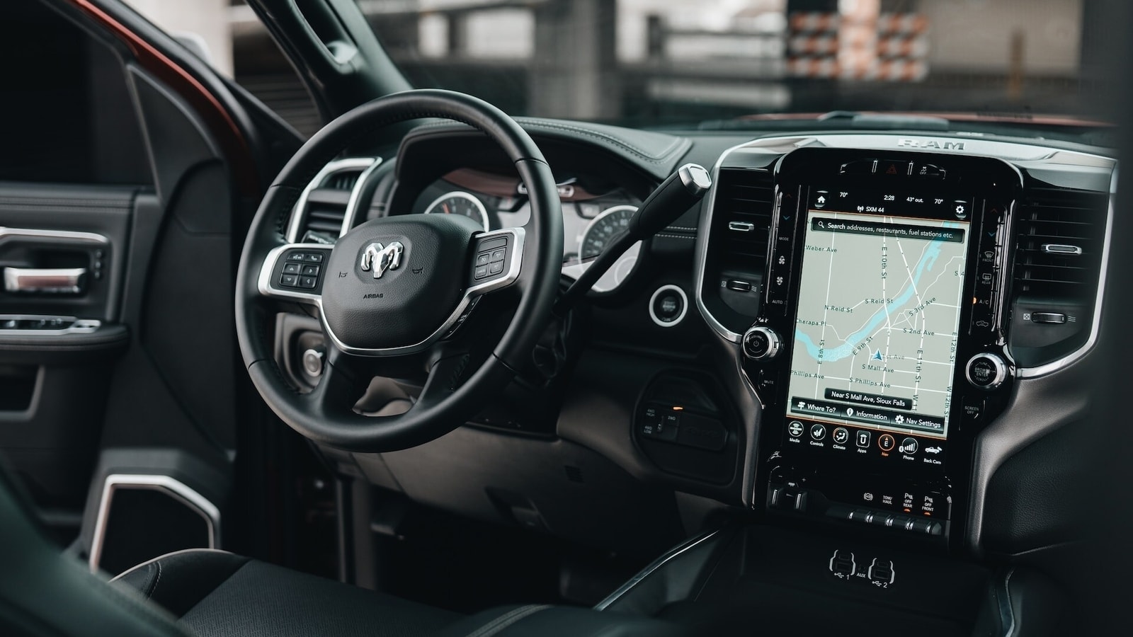 Keep your eyes on the road, your hand upon the wheel! Some Android Auto apps will only work in ‘P’ mode