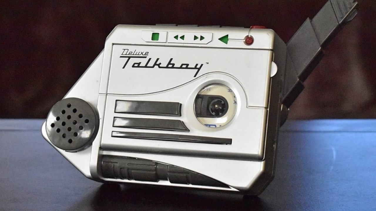 10 Iconic Gadgets That Make Us Nostalgic for the ’90s