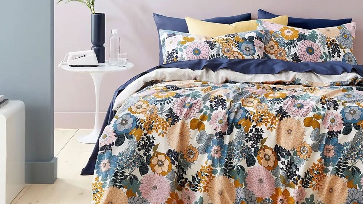 Dunelm’s Retro Floral Bedding Set Revives Spring Decor with Revers…