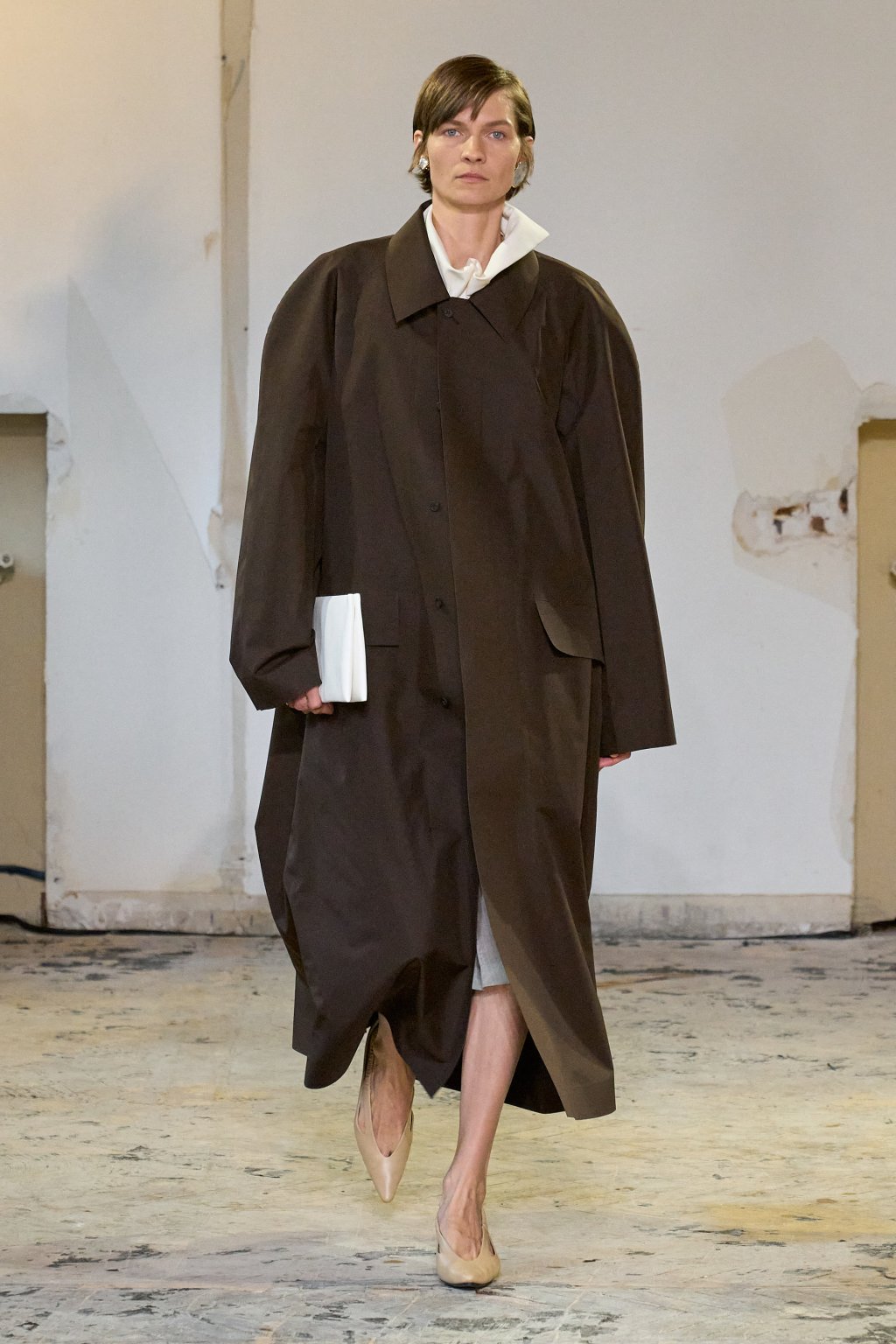 Carven Fall 2024 Ready-to-Wear: Woman Dressing Women