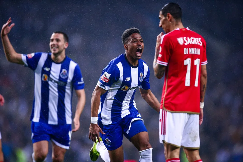 Wendell comemora gol contra o Benfica, no clássico português — Foto: Reprodução/Reuters