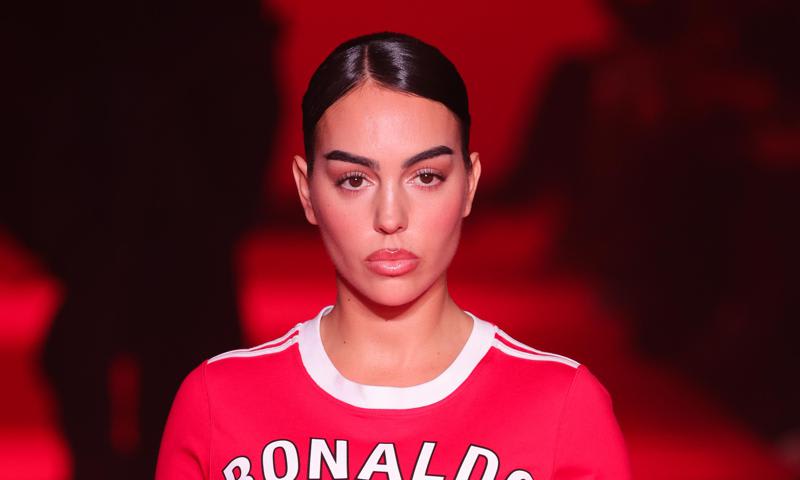 Georgina Rodríguez graces Paris Fashion Week’s runway in a Cristiano Ronaldo-signed jersey dress