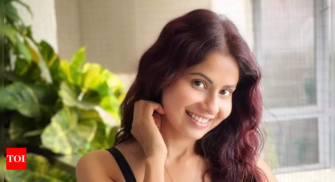 Breast cancer survivor Chhavi Mittal reflects on the importance of ‘fitness’ in her life; says, “That’s me prioritising my mental and physical health”