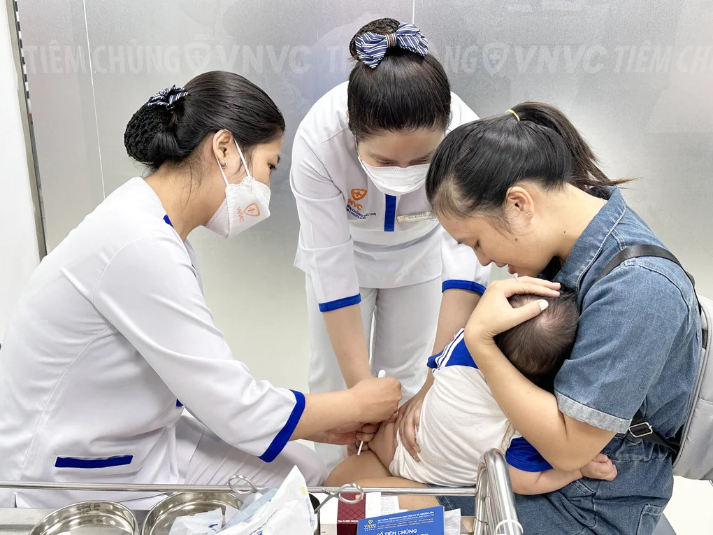 Không thiếu vaccine phòng bệnh não mô cầu cho trẻ em và người lớn - 2