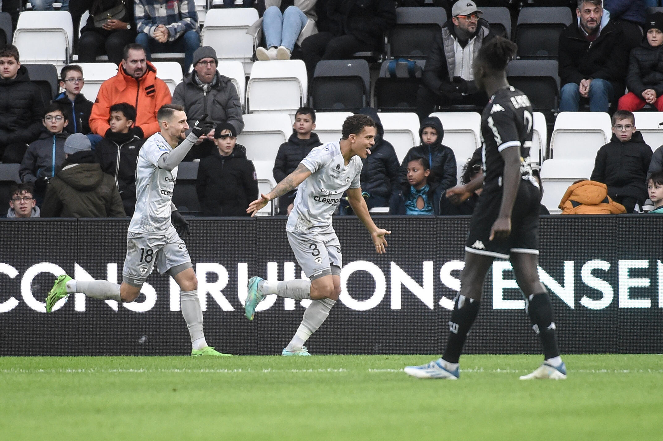 Futebol: PSG empatou com último classificado na Liga Francesa antes de defrontar o FC Barcelona