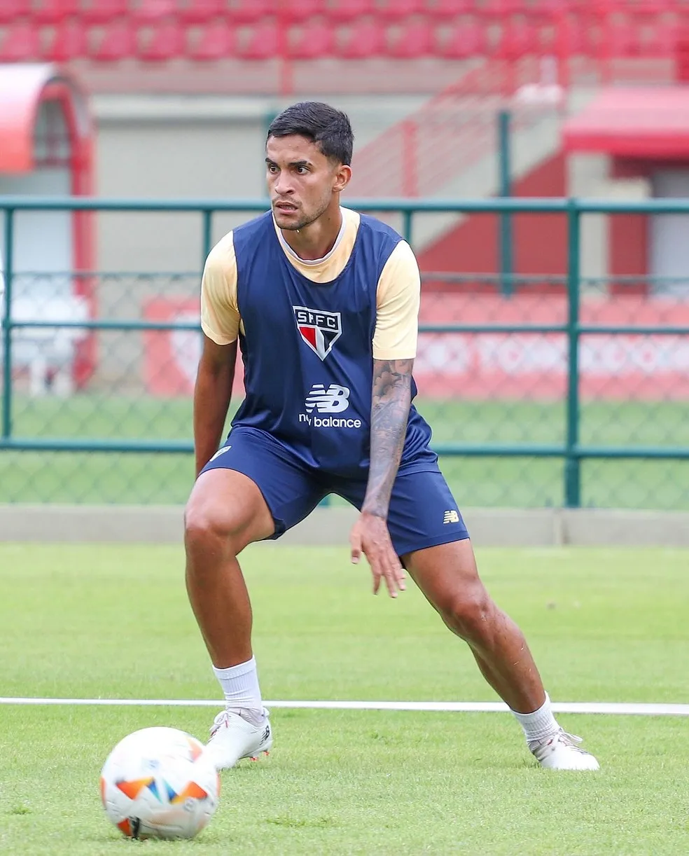 Rodrigo Nestor em treinamento do São Paulo — Foto: Rubens Chiri/saopaulofc