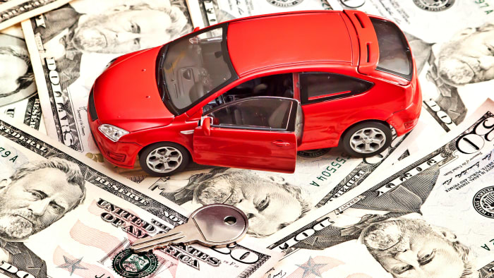 🚗9 ways to lower car insurance premiums