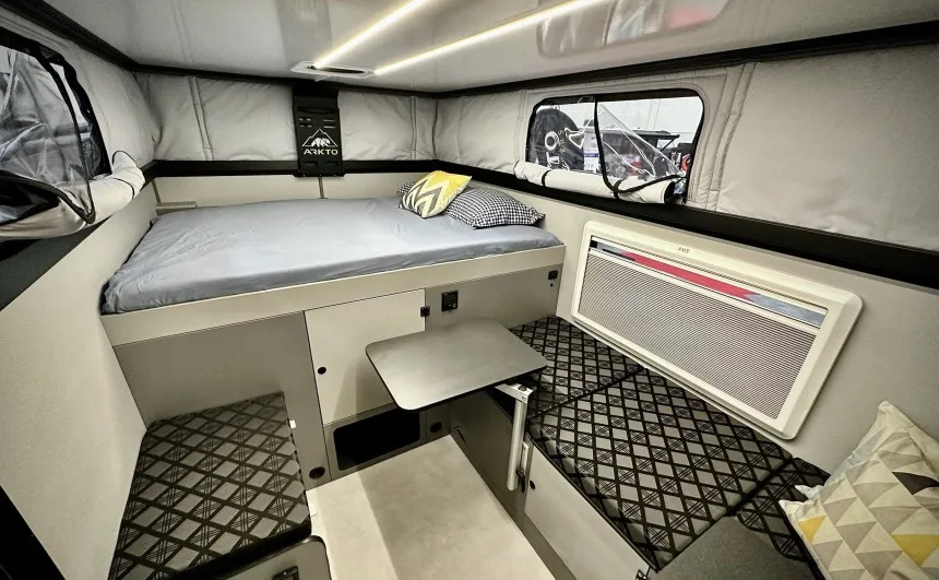 G12 Interior