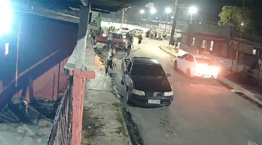 Tiroteio em campo de futebol deixa homem ferido e gera pânico na Zona Leste de Manaus