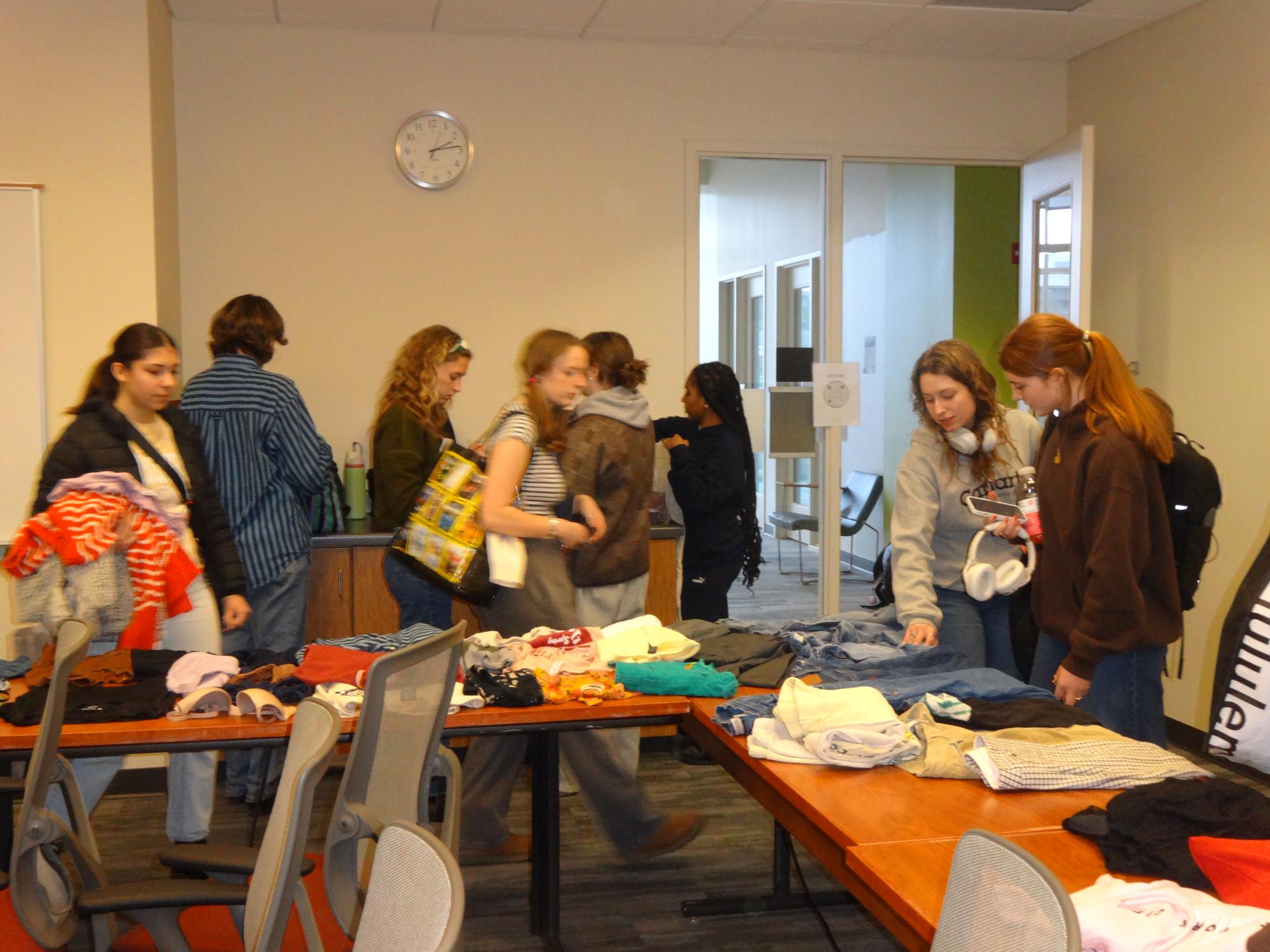 UW club offers free solution to fast-fashion