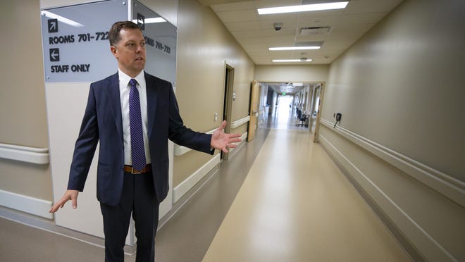 Peter Fine, longtime head of Banner Health, to retire. His successor has been named