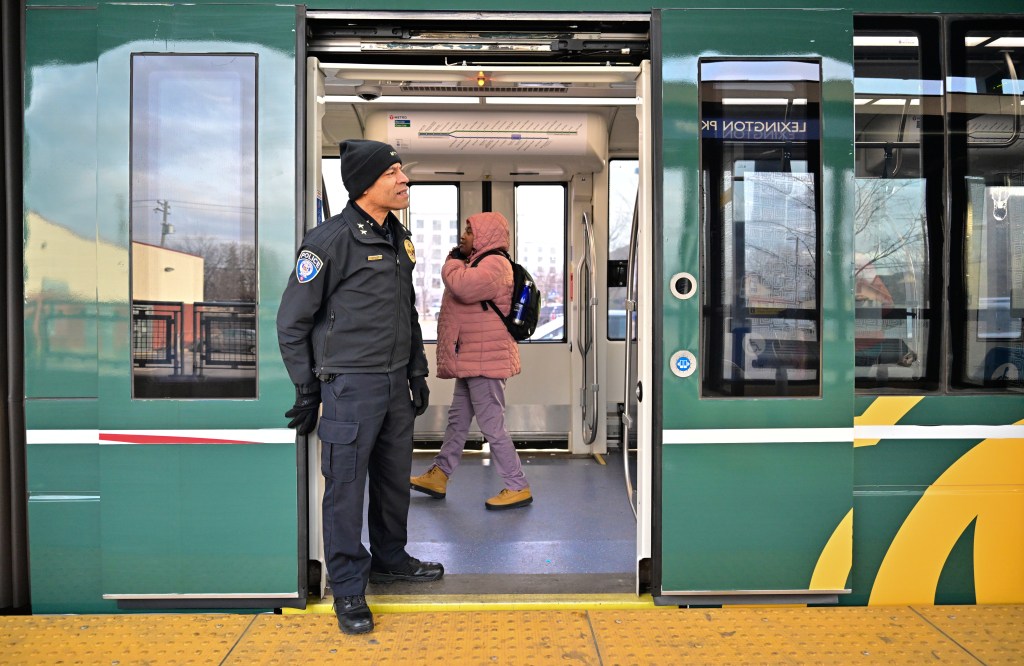 Metro Transit to use 2-car trains for Blue, Green lines on weekends
