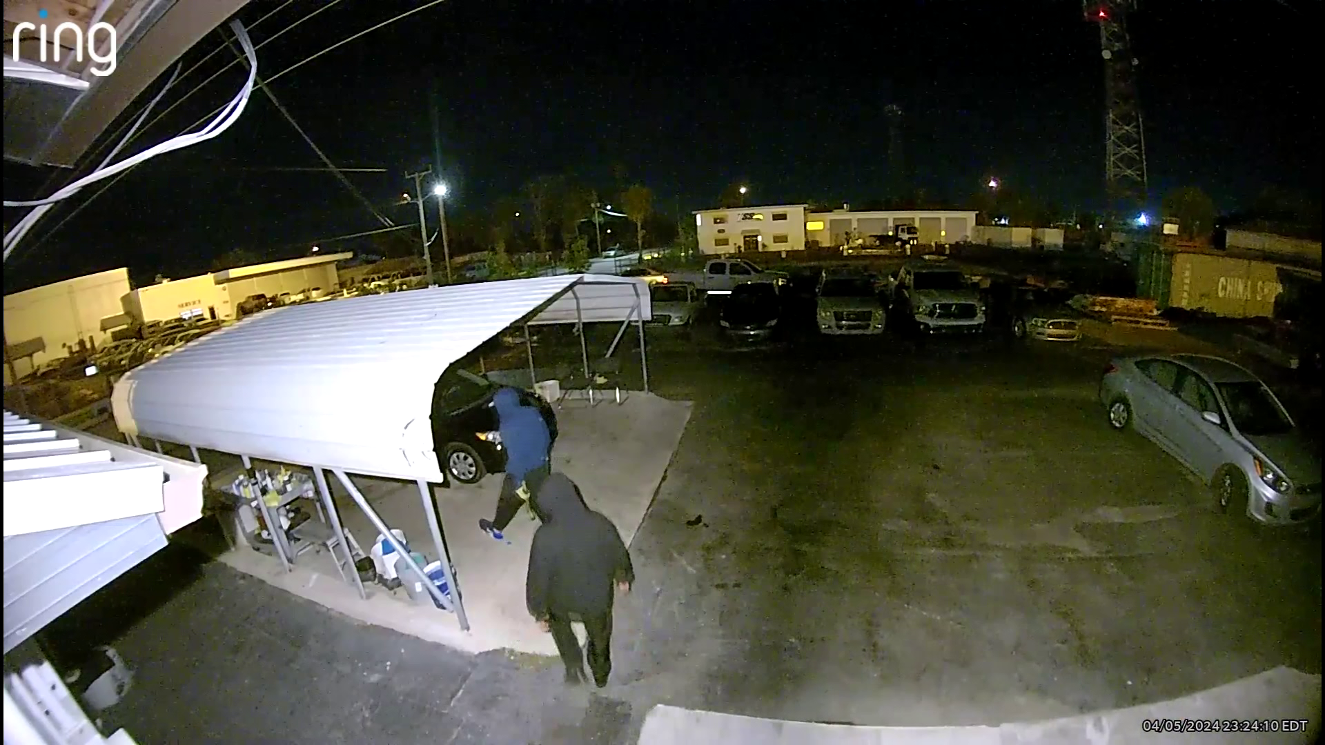 Hooded thieves steal Hyundai from Fort Myers car dealership