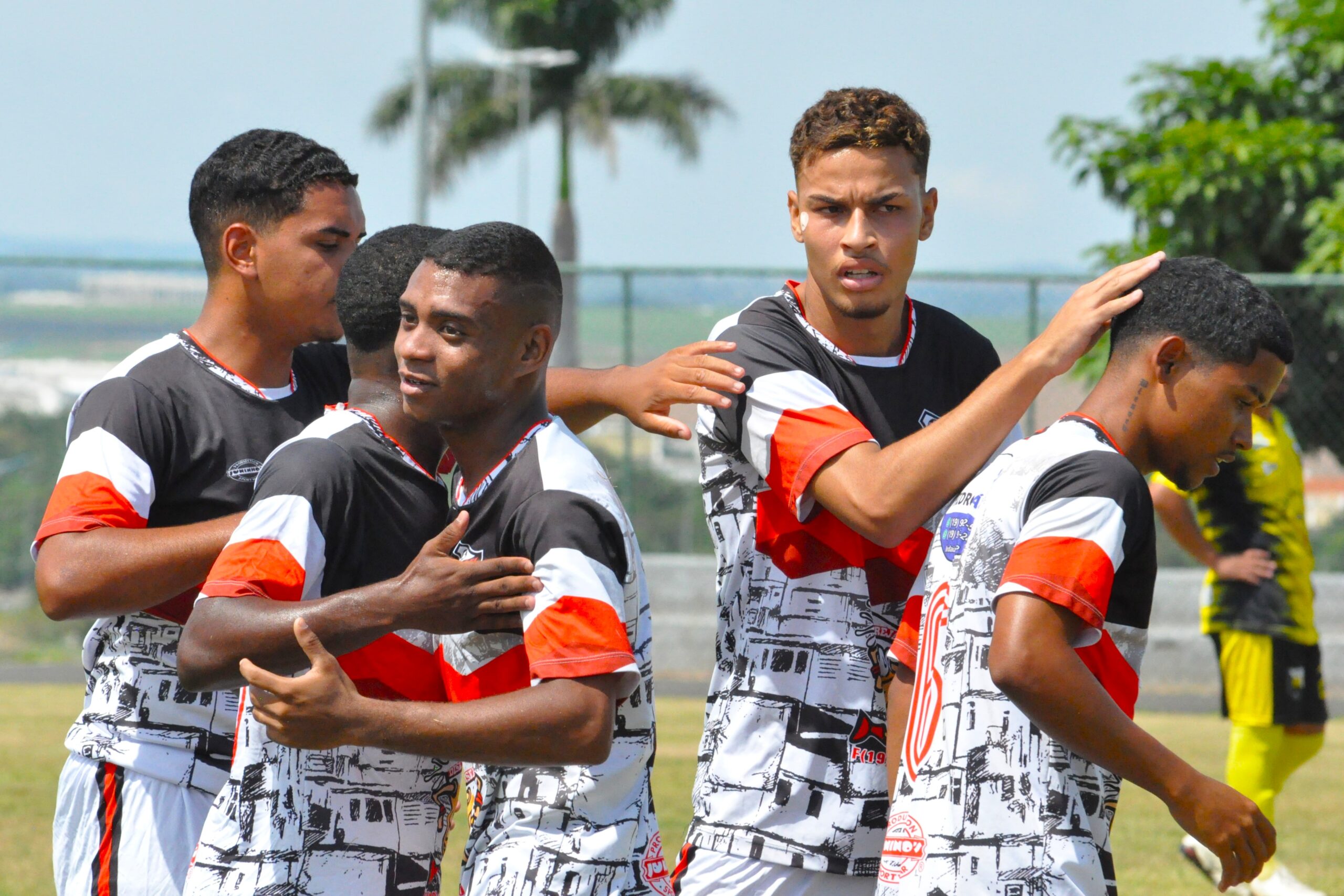 Campeonato amador de futebol Junior começou neste domingo(7) em Indaiatuba, veja como foi