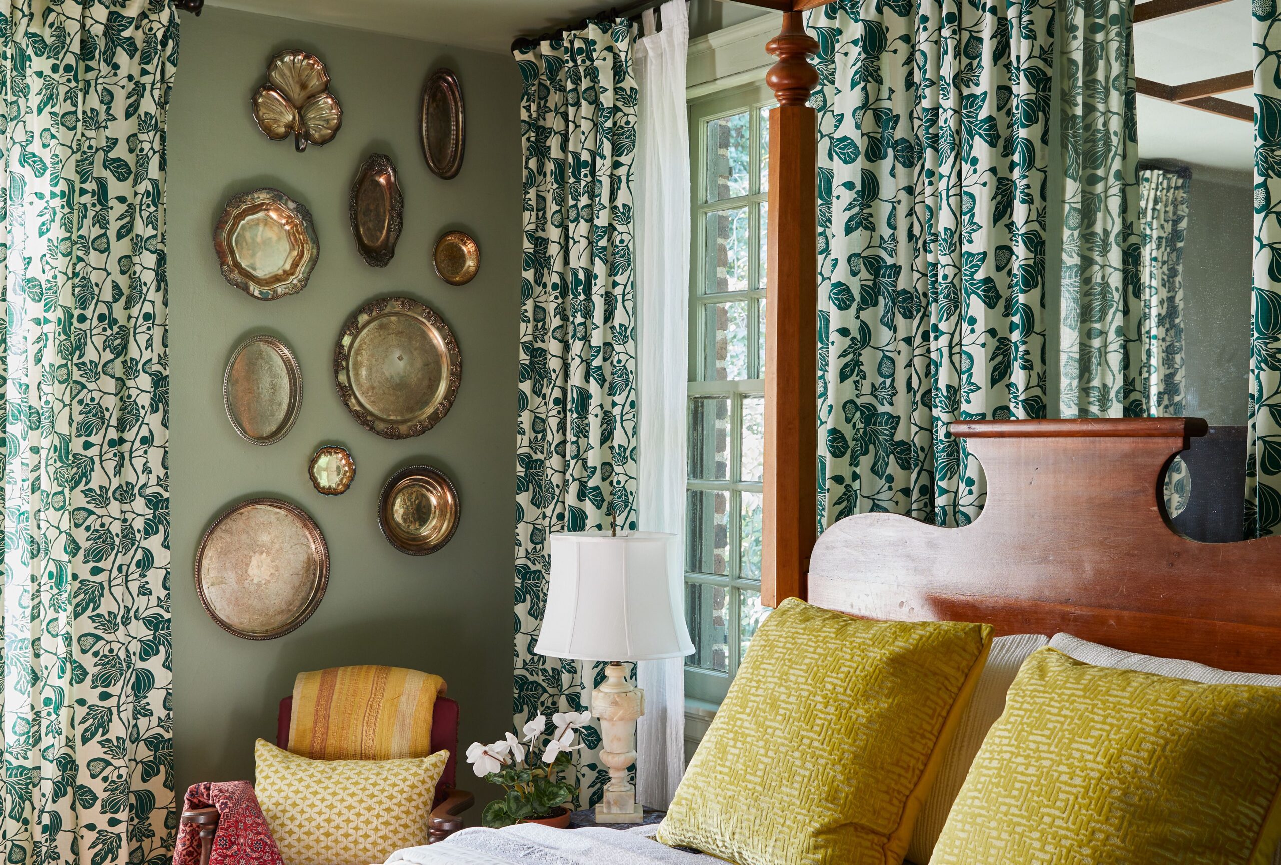 Plate Walls Are a Timeless Accent—Here’s How to Get the Look