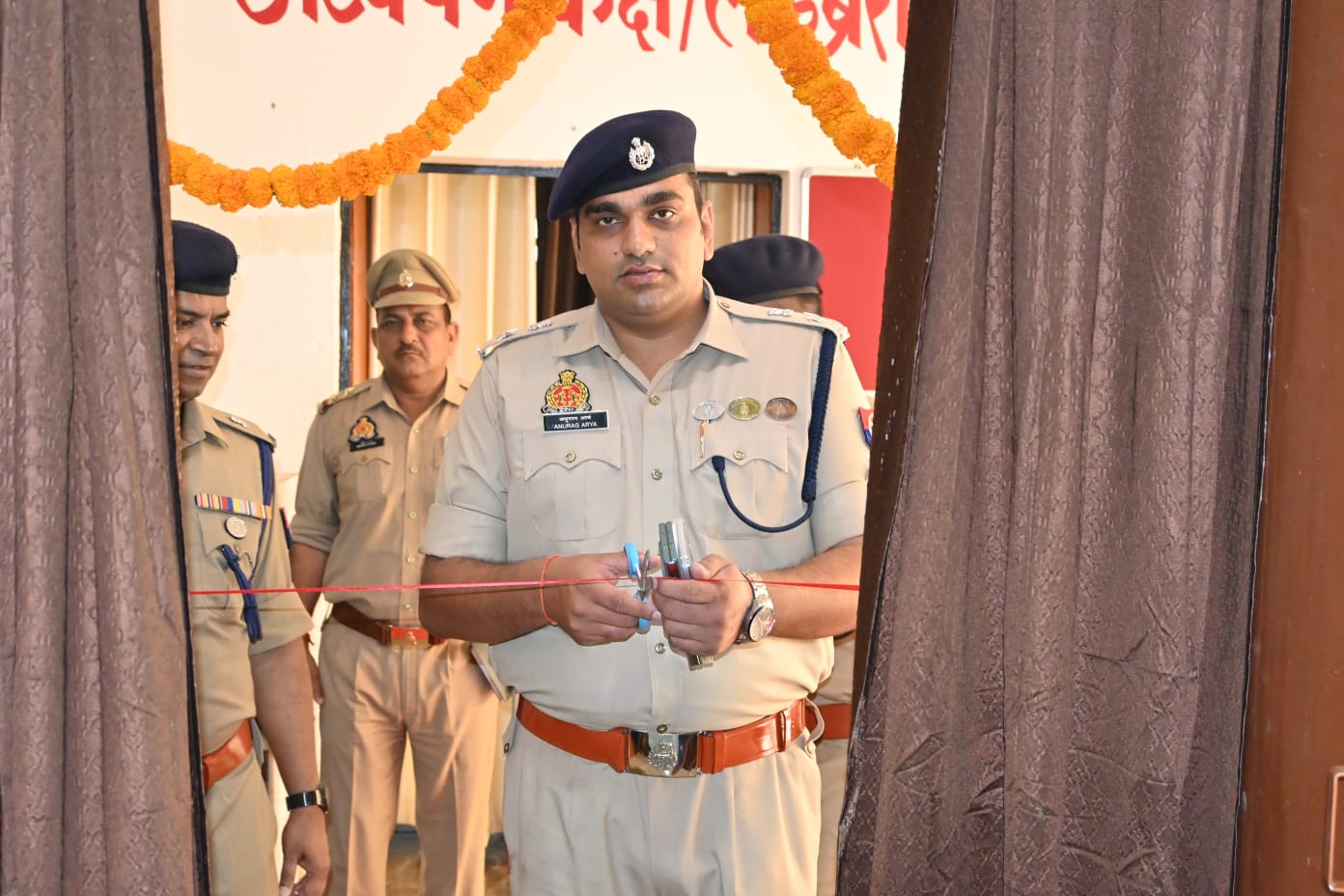 सुविधा:आजमगढ़ पुलिस अधीक्षक अनुराग आर्य ने पुलिस लाइन में किया नवीनीकृत मनोरंजन हाल का उद्घाटन