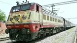 Railways Update: रेल यात्रियों के लिए खुशखबरी! अब टिकट कैंसिल होने के 24 घंटे के अंदर पैसा रिफंड, जानें डिटेल