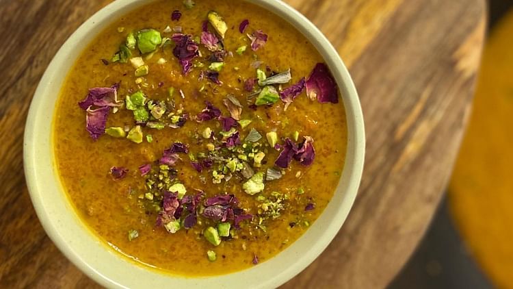 Navratri Bhog Recipe: नवरात्रि के सातवें दिन मां कालरात्रि को लगाएं गुड़ की खीर का भोग