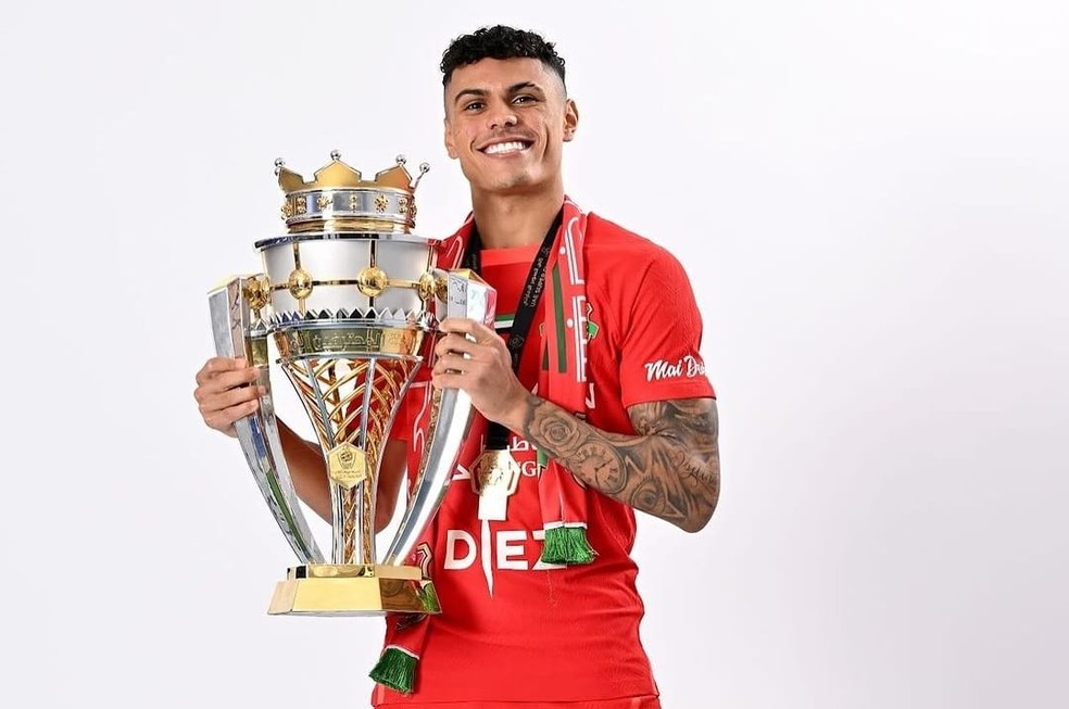 Atacante ex-Flamengo conquista título em cima de Philippe Coutinho