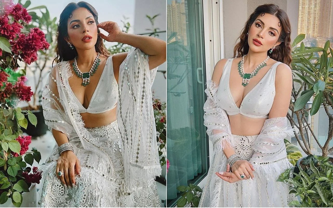 Shama Sikander : 42 साल की शमा सिकंदर ने डीपनेक ड्रेस में दिखाया बोल्ड अवतार