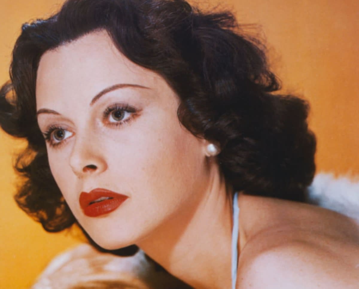 How Hollywood star Hedy Lamarr co-invented the key technology behind WiFi
