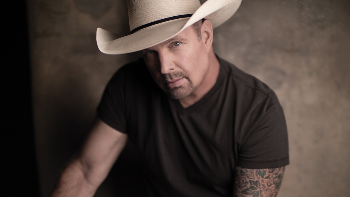 Fans come from all over to be part of ‘Garth Brooks/Plus ONE’ in Las Vegas