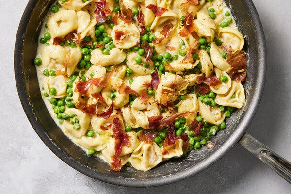 One-Pot Tortellini With Prosciutto and Peas Is for Friends