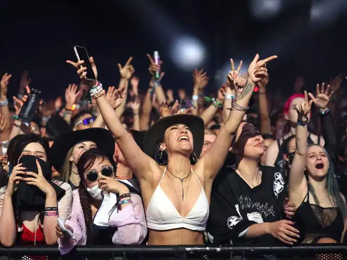 coachella 2024 crowd