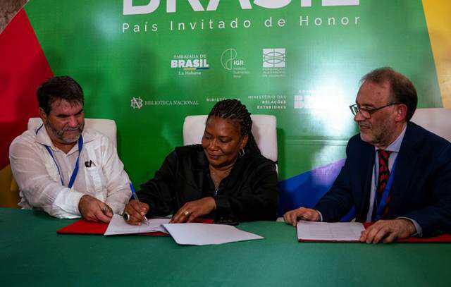 Ministra de Estado da Cultura do Brasil participa da Feira Internacional do Livro de Bogotá