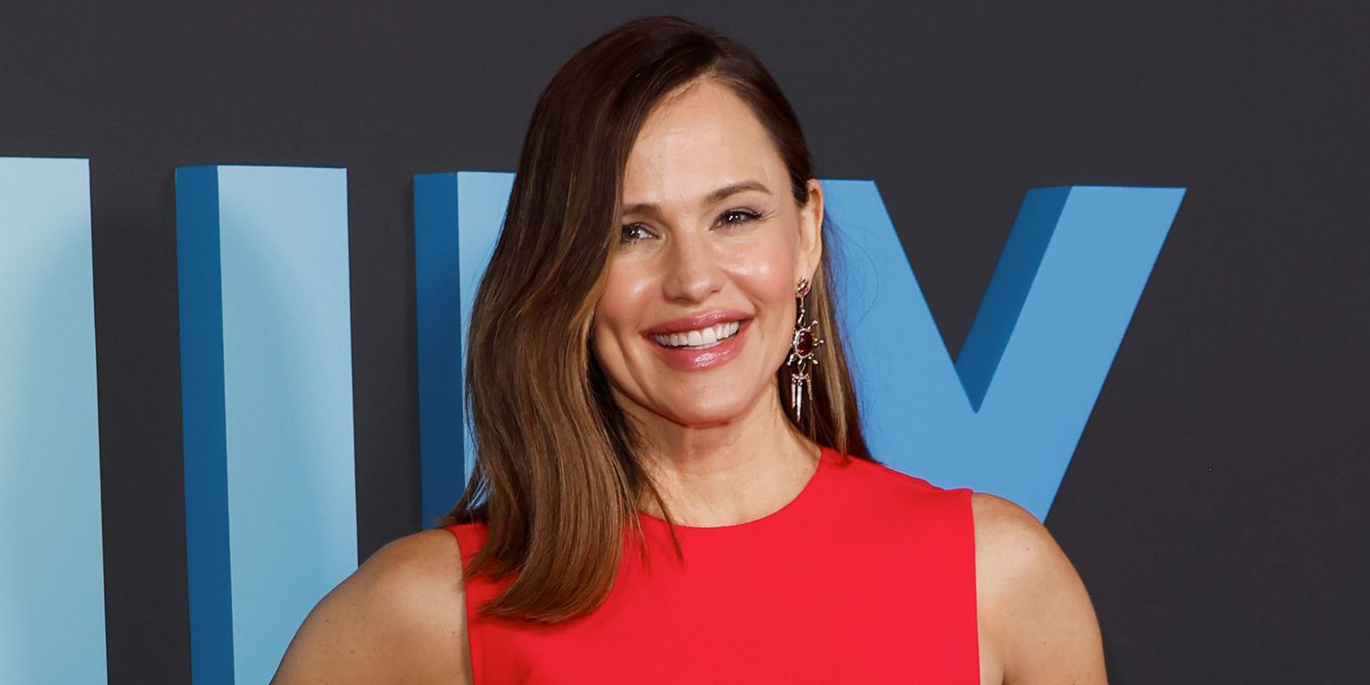 Happy Birthday, Jennifer Garner! I’m Shopping 6 of Her Fashion and Beauty Staples From $18