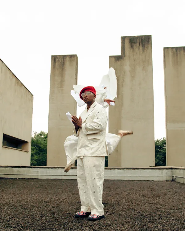 Khuli Chana and Sne Mbatha behind the scenes for the visuals of Khuliyano music video.