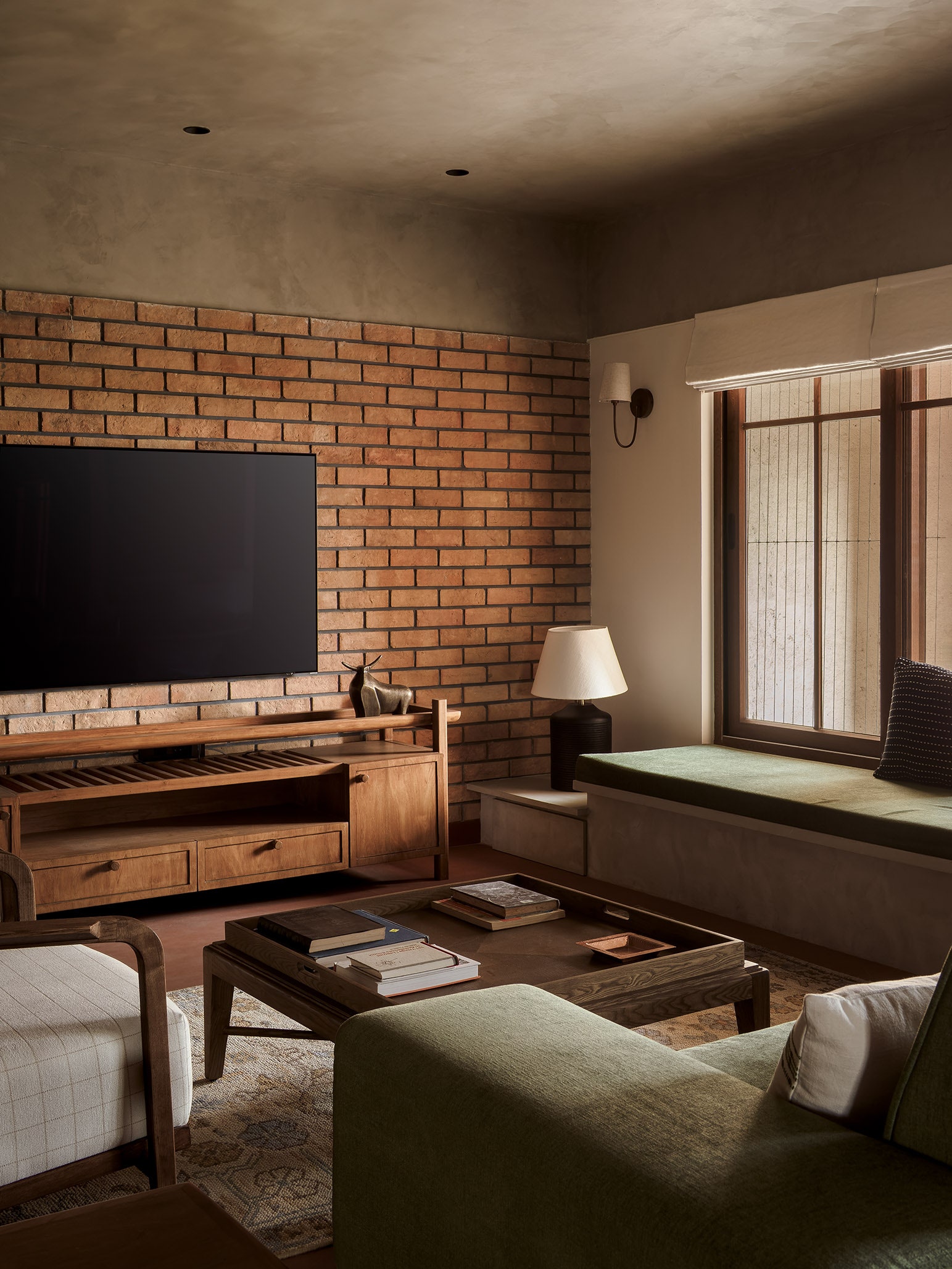 Move over, brass! Copper steals the show in this tasteful 4-bedroom apartment in Pune