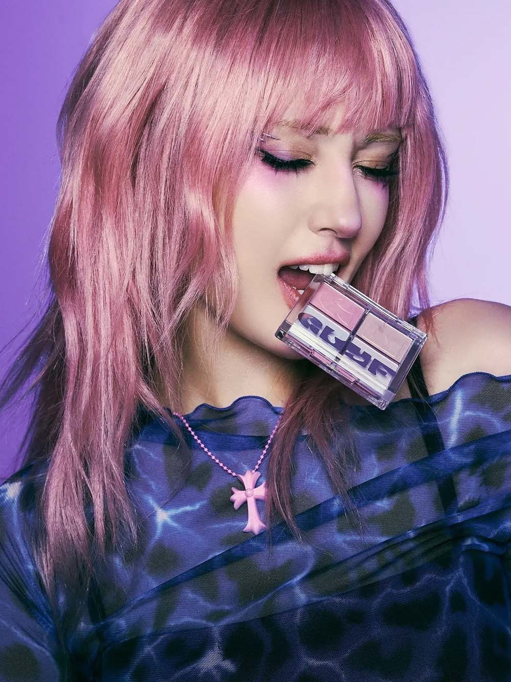 [Weekender] Why aren’t K-pop stars cashing in on cosmetics?