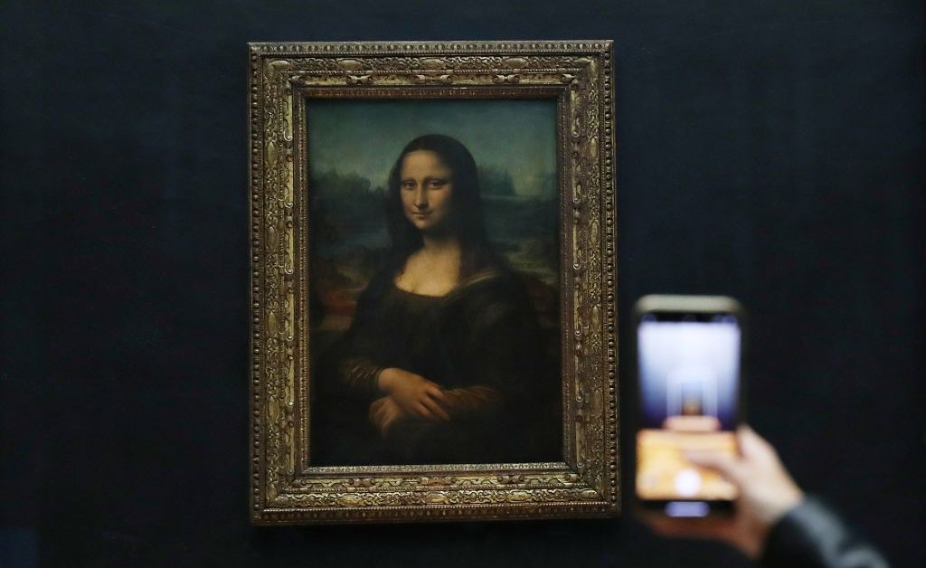 AI-Generated Video of the Mona Lisa Rapping Divides Viewers