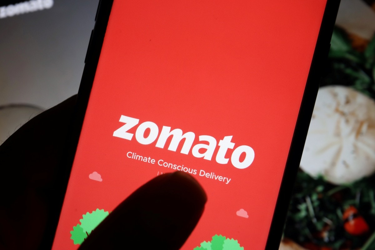 Zomato से ऑर्डर करना पड़ेगा और महंगा, प्लेटफॉर्म फीस में 25% इजाफा, इस स्पेशल डिलीवरी सर्विस को भी किया बंद