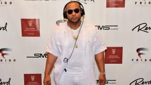 Timbaland posing for a picture.