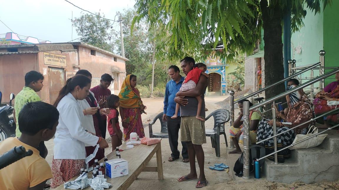 हफ्तेभर पुरानी मिठाई खाने से चार लोगों को फूड पॉइजनिंग, अस्पताल में भर्ती