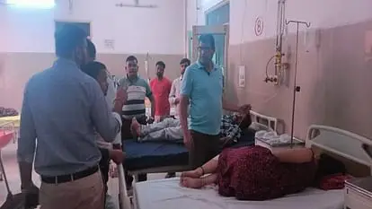 Seven devotees from MP became victims of food poisoning in Vrindavan admitted to hospital